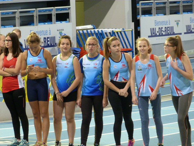 Elise, Lucie, Marion, Astrid au départ du 2000m