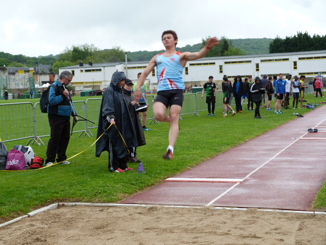 Yann Dusehu 5m24 en longueur
